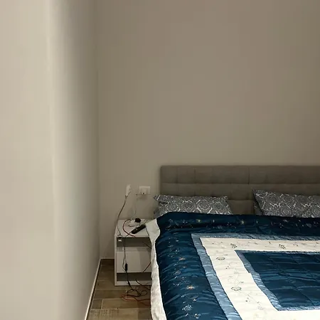 House Apartment *